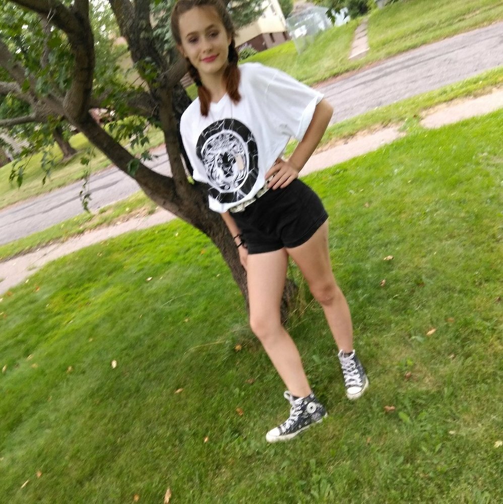 Converse - Picture 2 of 8